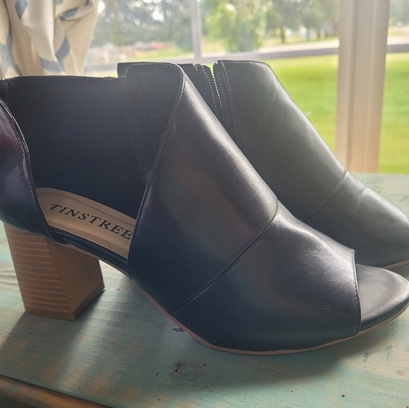 Black peep toe,ankle pumps - Picture 5 of 6